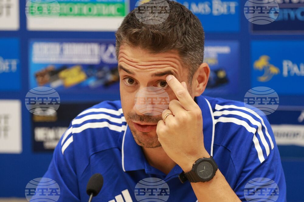 С осем от играчите, които започнаха като титуляри вчера, победихме Славия в първия мач, припомни Хулио Веласкес