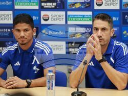 ПФК "Левски" - пресконференция - Хулио Веласкес