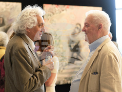 главният редактор на списание ЛИК доц. Георги Лозанов и генералният директор на Българската телеграфна агенция (БТА) в периода 1997-2002 г. Панайот Денев. Снимка: Милена Стойкова/БТА