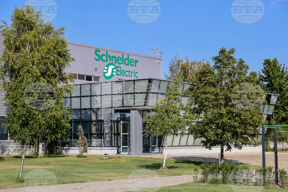 Село Радиново - Тракия икономическа зона - завод "Шнайдер Електрик"