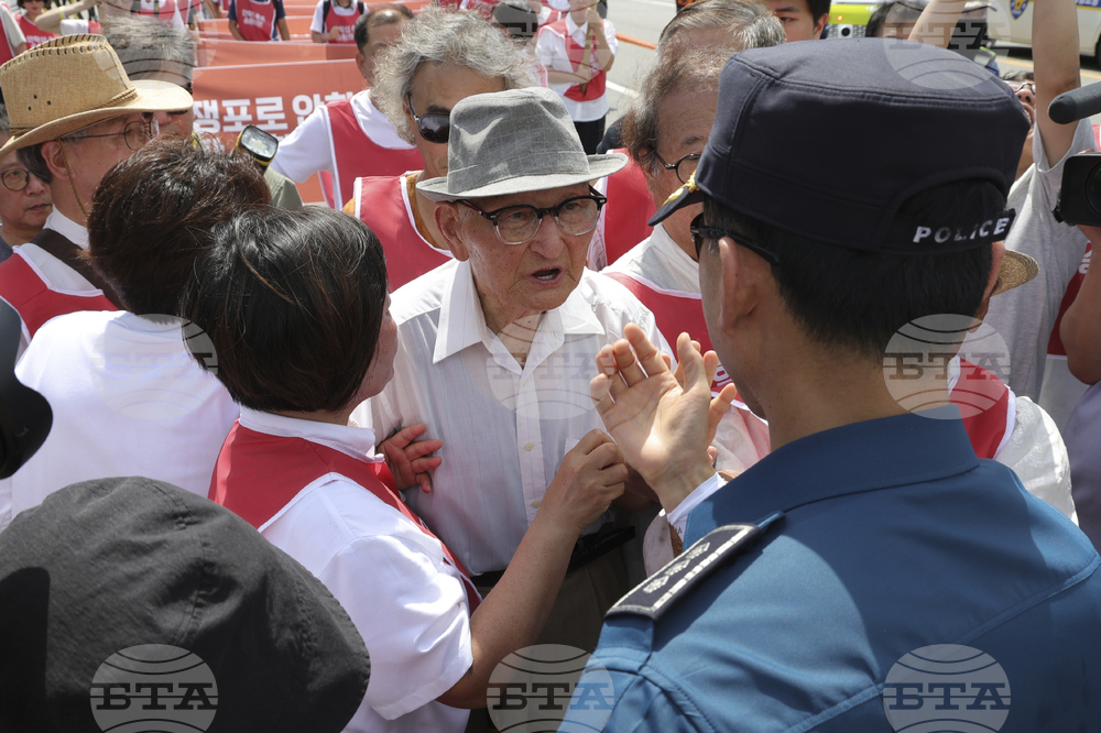 Koreas North Korean Soldier
