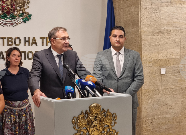 Осигурихме 14 милиона лева за оборудване и екипировка при бедствия, каза министър Борислав Гуцанов