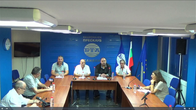 Пресконференция на общински съветници от град Твърдица