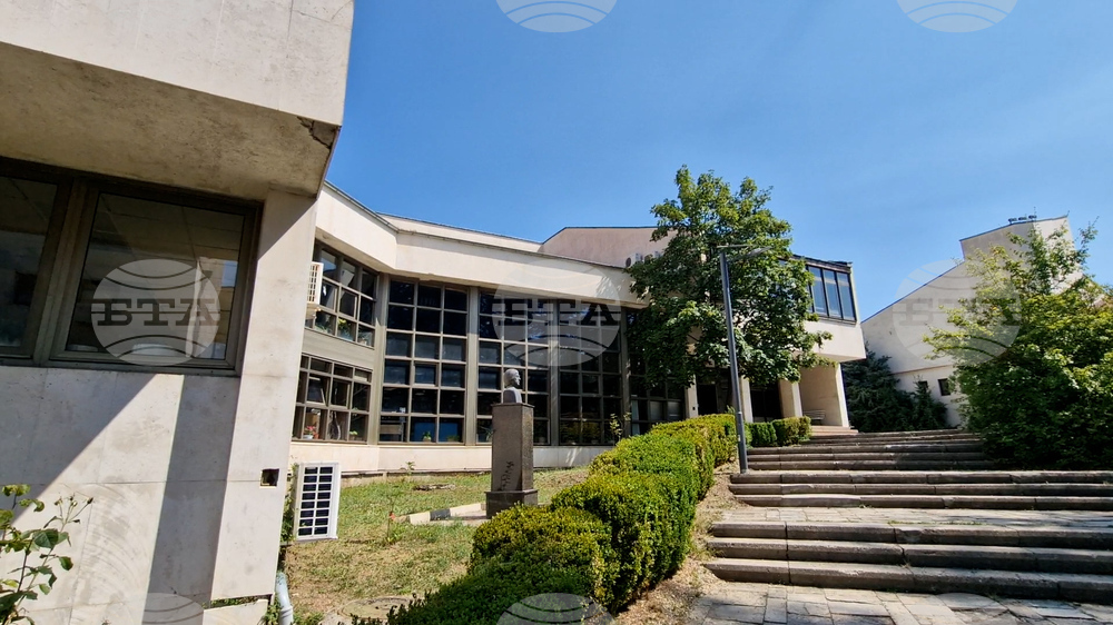 Конкурс #СмолянЧете за авторска фотография обяви Регионалната библиотека „Николай Вранчев“