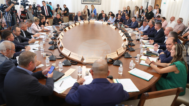 National Water Board to Prevent Possible Future Crises, Four Parliamentary Groups Propose