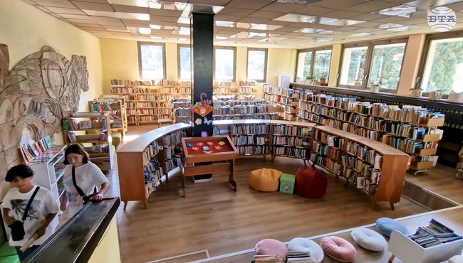 Смолянската библиотека закупи модерни устройства за игри и образователни занимания за деца