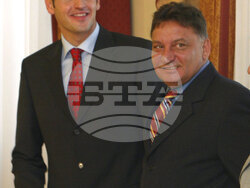 Президентът Георги Първанов се срещна със състезателя по плувен маратон Петър Стойчев