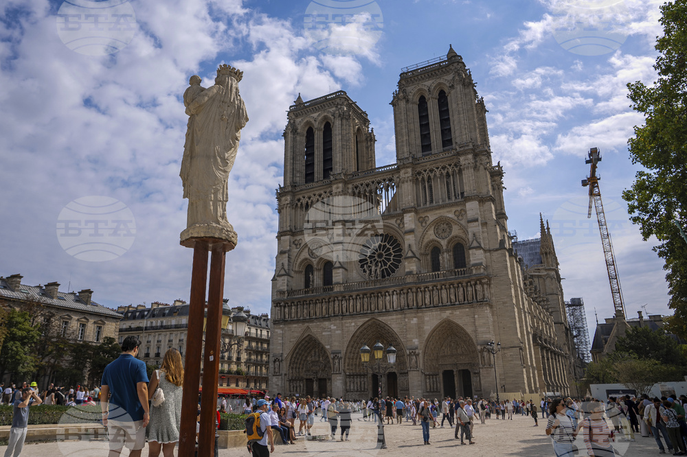 Над 11 милиона души са посетили катедралата „Нотр Дам" в Париж година след повторното ѝ отваряне 