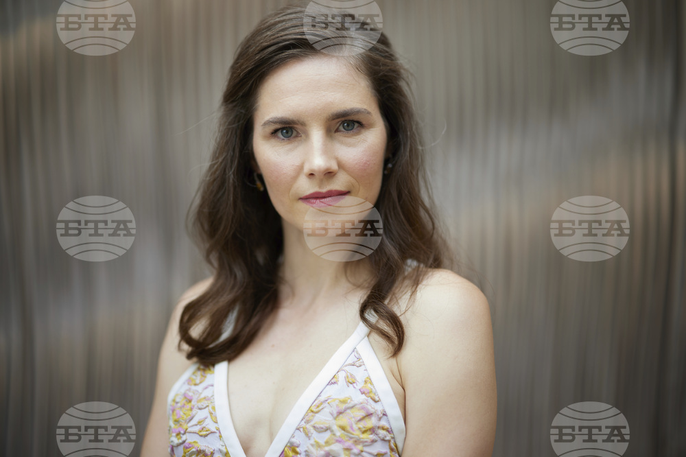 "The Twisted Tale of Amanda Knox" Portrait Session