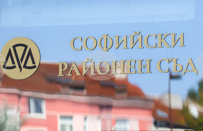 Съдът постанови условна присъда за учителя, обвинен за сексуални отношения с ненавършило 14-годишна възраст момиче