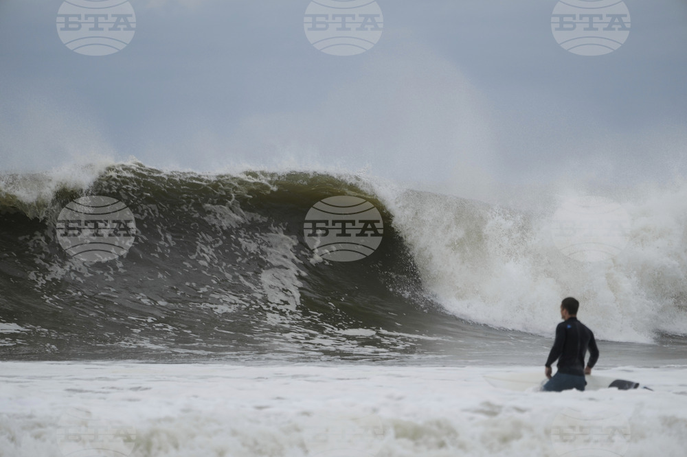 Storm Surfing