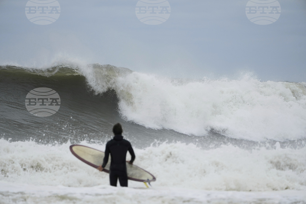 Storm Surfing