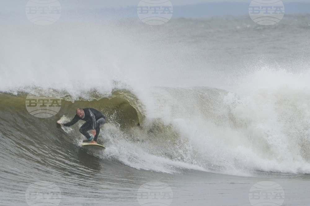 Storm Surfing