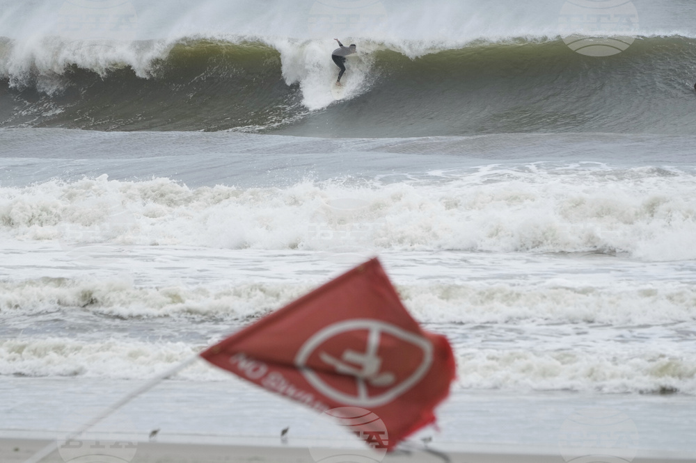 Storm Surfing
