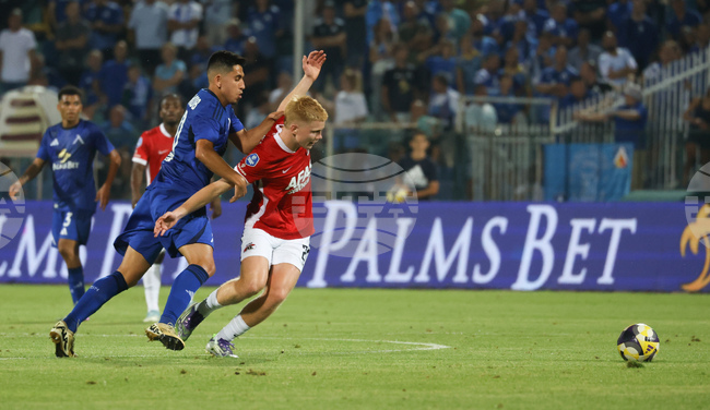 Реал Мадрид продължава да следи талант от АЗ Алкмаар 