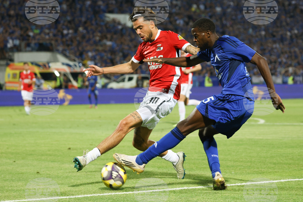 И Карл Фабиен се върна в групата на Левски за гостуването на Спартак във Варна, Оливер Камдем не е в състава