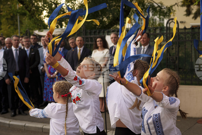 Зеленски благодари на емира на Катар за връщането на десетки украински деца от Русия