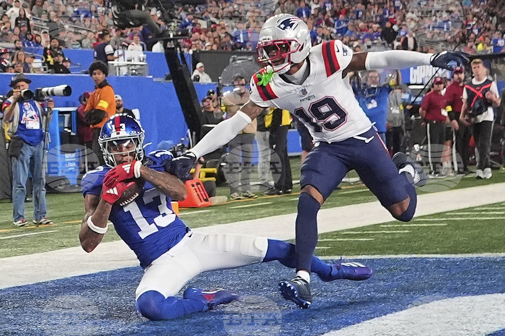 Patriots Giants Football