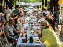 „Голямата маса“ отново събира съседи и приятели на ул. „Екзарх Йосиф“, снимка – организатори