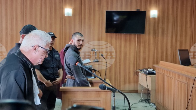 Окръжният съд в Пловдив гледа мярката за неотклонение на 21-годишния Ивелин Цветанов, обвинен за убийството на 44-годишна жена в Първомай