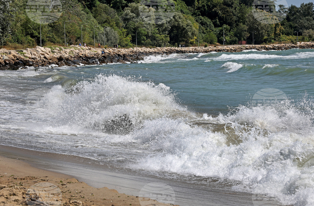 Повреден надводен дрон е бил унищожен на около 80 км източно от Варна във водите на Черно море