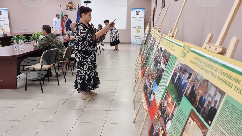 Изложбата "Делото на тракийци за съхранение на наследството в Одринска Тракия" бе представена в Хасково