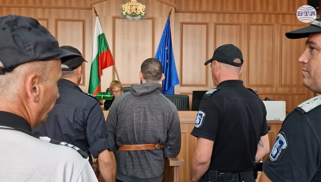Окръжният съд в Пловдив гледа мярката за неотклонение на 21-годишния Ивелин Цветанов, обвинен за убийството на 44-годишна жена в Първомай
