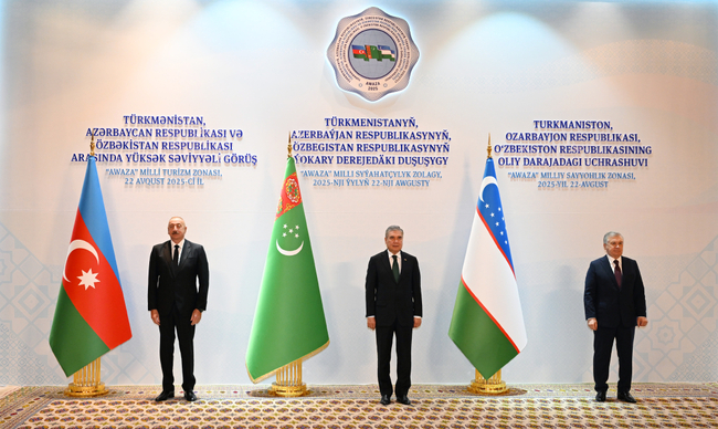 АЗЕРТАДЖ: Декларацията от Вашингтон сбъдва стремежите на народа на Азербайджан, заяви президентът на Узбекистан след тристранна среща