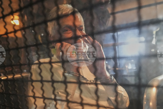 Бившият президент на Шри Ланка е откаран в болница, след като вчера бе задържан и прекара една нощ в ареста