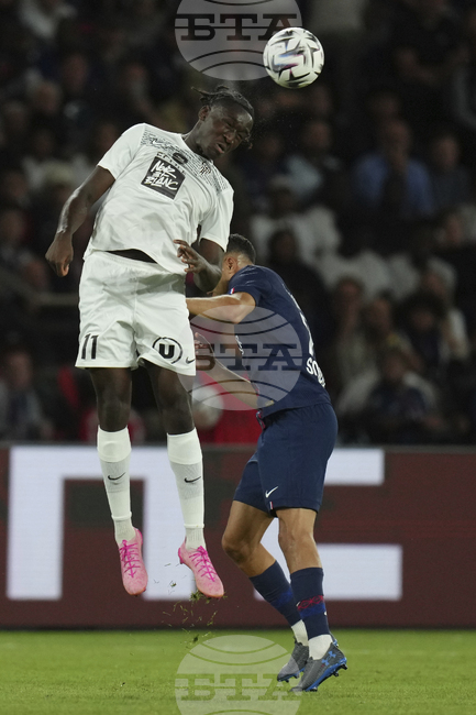 Рексъм може да подобри рекорда за трансфер в Чемпиъншип с 26 милиона долара за нападателя Сидики Шериф