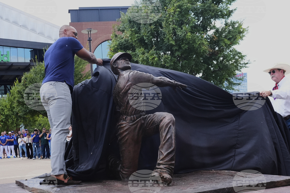 Rangers Beltre Statue Baseball