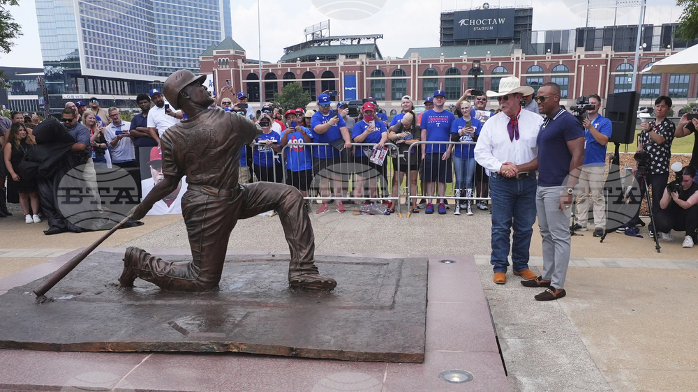 Rangers Beltre Statue Baseball