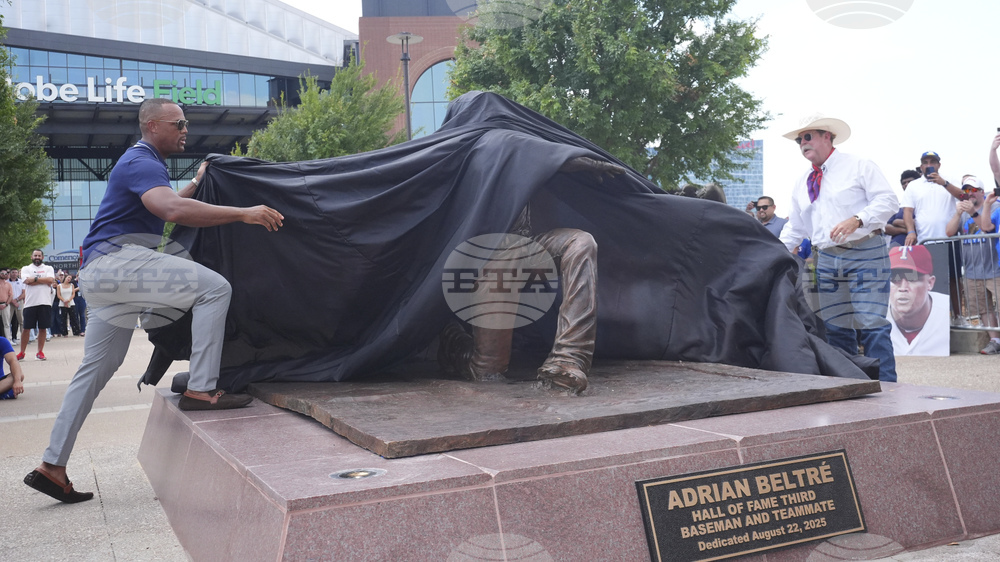 Rangers Beltre Statue Baseball