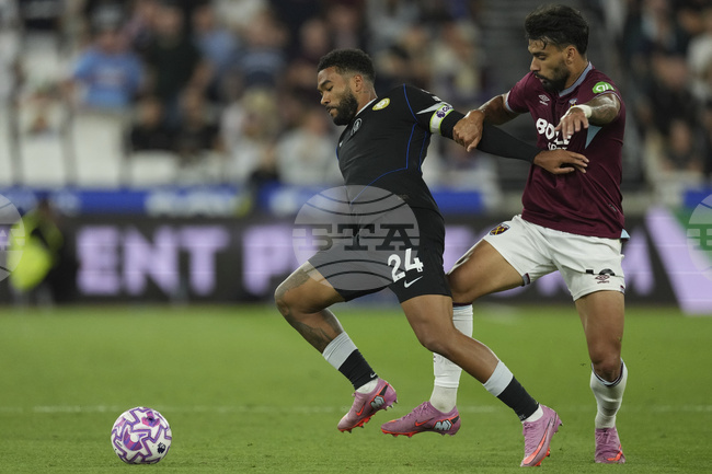 Тотнъм и Астън Вила се интересуват от Пакета