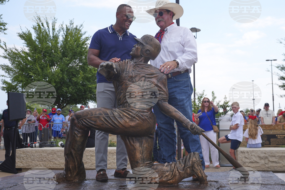 Rangers Beltre Statue Baseball