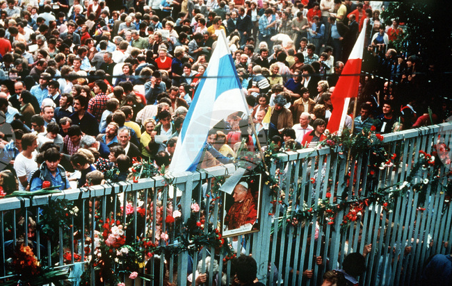 Преди 45 години са подписани Гданските споразумения между полското правителство и стачкуващите работници