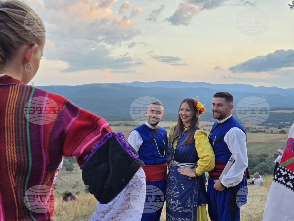 Започна Фестивалът на фолклорната носия в Жеравна