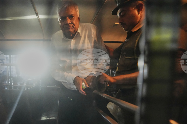 Трима бивши президенти на Шри Ланка осъдиха ареста на бившия държавен глава Ранил Викремесингхе 