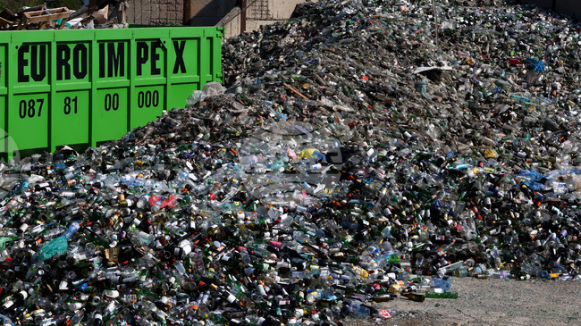 Колко битови отпадъци произвеждаме и кой плаща за тях: новите правила в Европейския съюз и в България