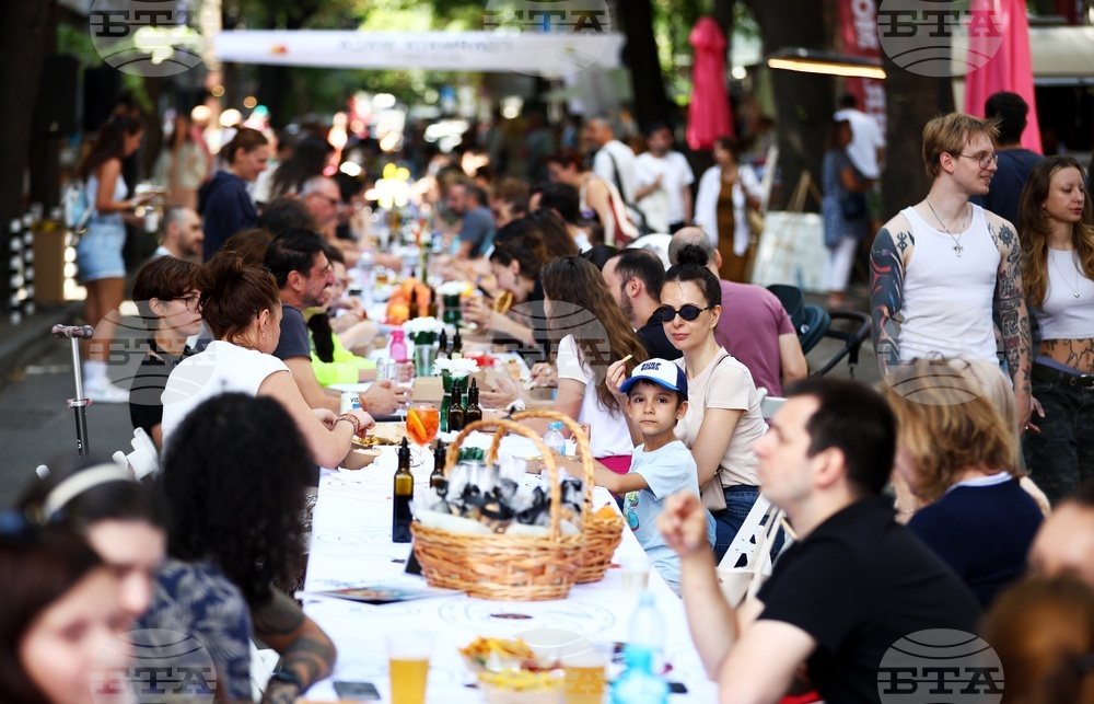 Delicious Food and Friendly Atmosphere Draw People to Sofia's Big Table on Aug. 23