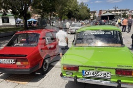 Самоков - ретро изложение на автомобили