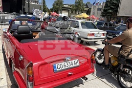 Самоков - ретро изложение на автомобили