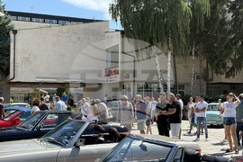 Самоков - ретро изложение на автомобили