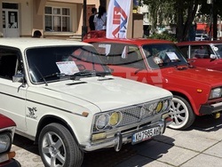 Самоков - ретро изложение на автомобили