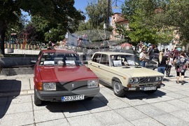 Самоков - ретро изложение на автомобили