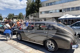 Самоков - ретро изложение на автомобили