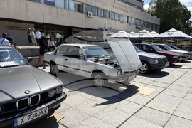 Самоков - ретро изложение на автомобили