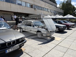 Самоков - ретро изложение на автомобили