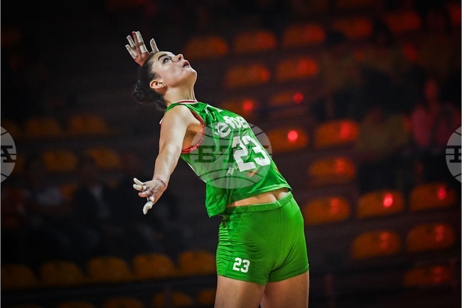 Антонина Зетова: "Не бяхме добри при първи контакт с топката, не се адаптирахме към стила на Канада"