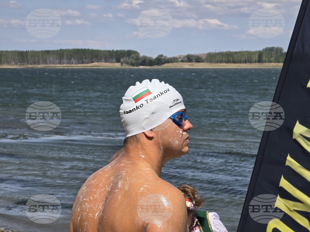 Bulgarian Swimmer Attempts 24-Hour Danube Record